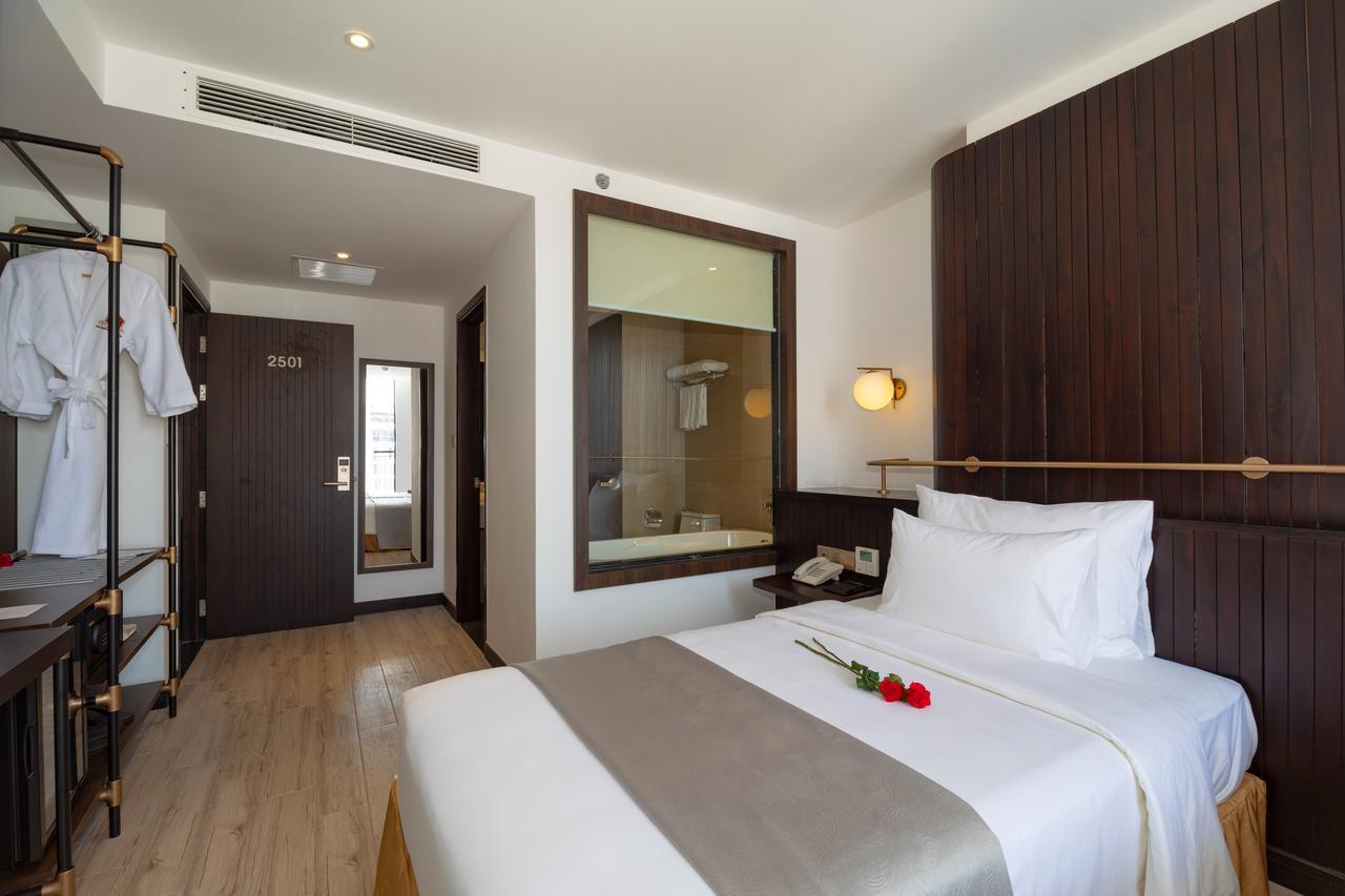 Отель Majestic Premium 4*